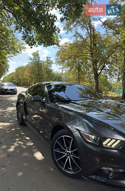 Купе Ford Mustang 2015 в 