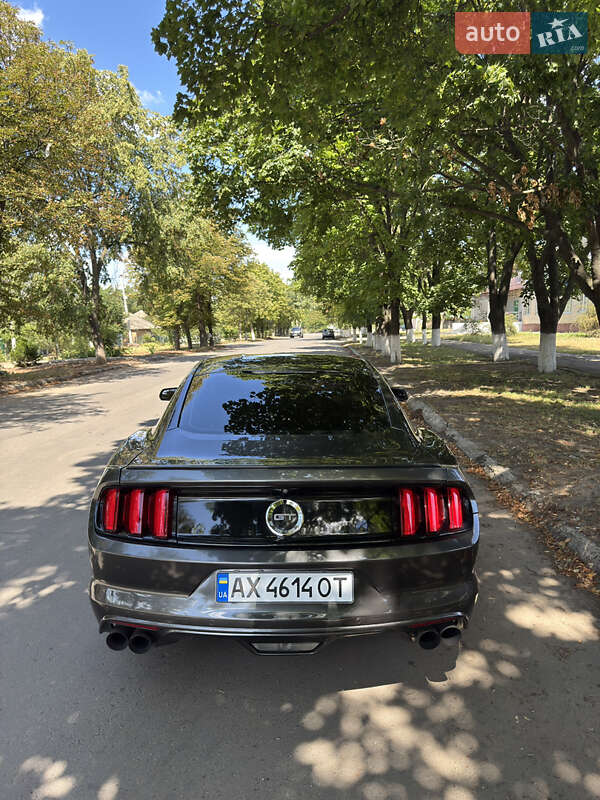 Купе Ford Mustang 2015 в Киеве