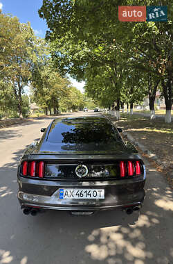 Купе Ford Mustang 2015 в 