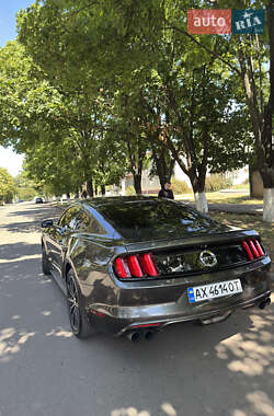 Купе Ford Mustang 2015 в 