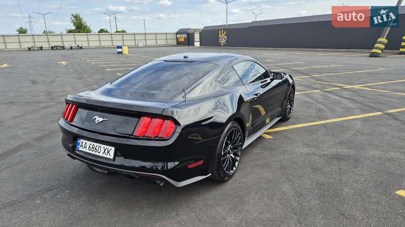 Купе Ford Mustang 2016 в Києві