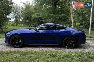Купе Ford Mustang 2015 в 