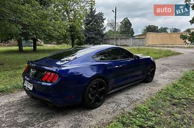 Купе Ford Mustang 2015 в 