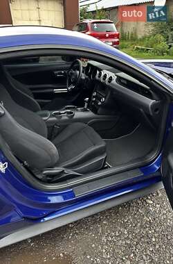 Купе Ford Mustang 2015 в 