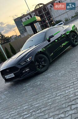 Купе Ford Mustang 2015 в 
