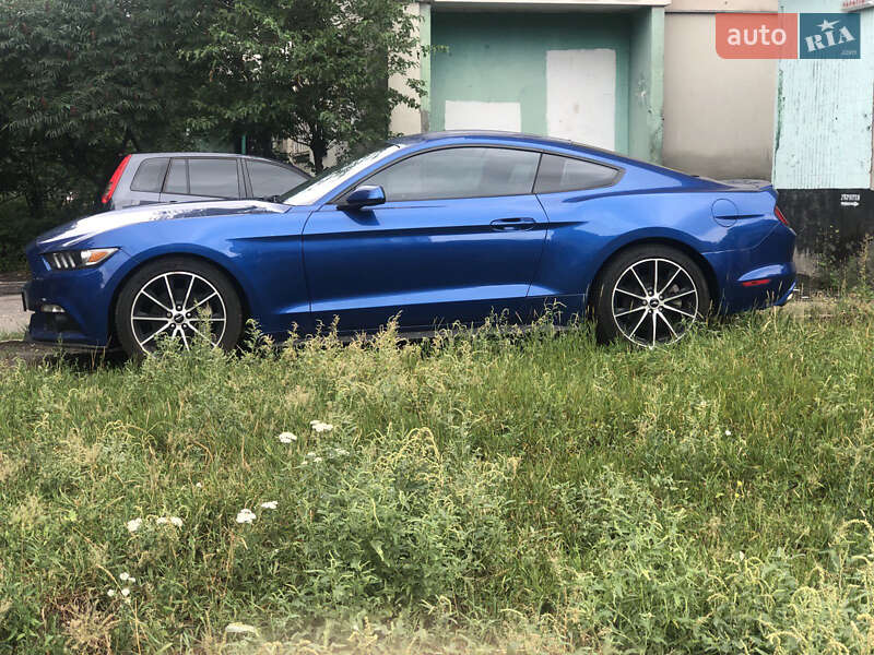 Купе Ford Mustang 2016 в Харькове