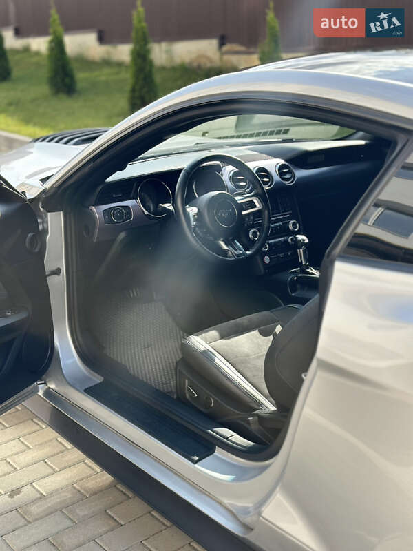 Купе Ford Mustang 2016 в Львове