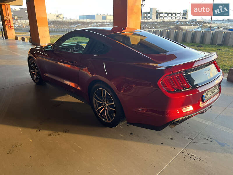 Купе Ford Mustang 2016 в Львове