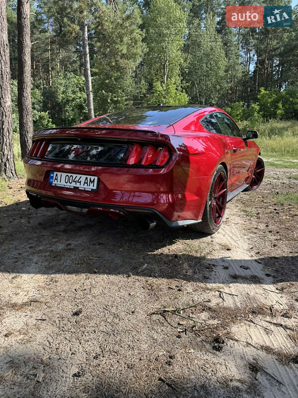 Купе Ford Mustang 2015 в Киеве