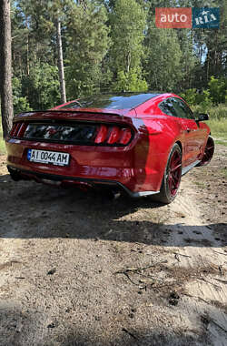 Купе Ford Mustang 2015 в 