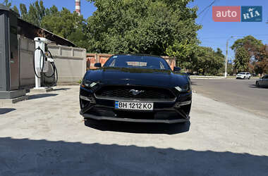 Кабриолет Ford Mustang 2019 в 