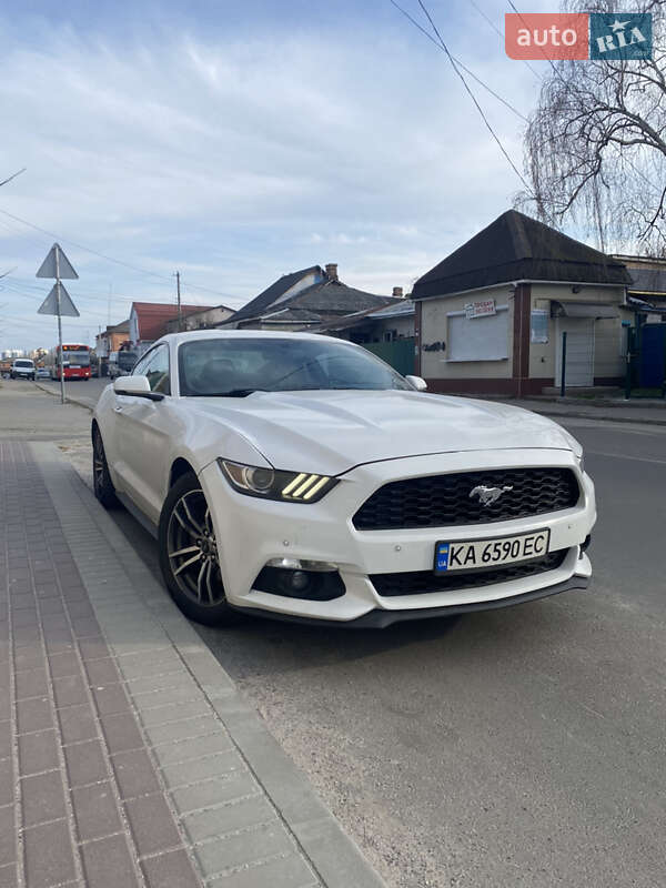 Купе Ford Mustang 2017 в 