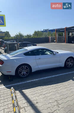 Купе Ford Mustang 2017 в 