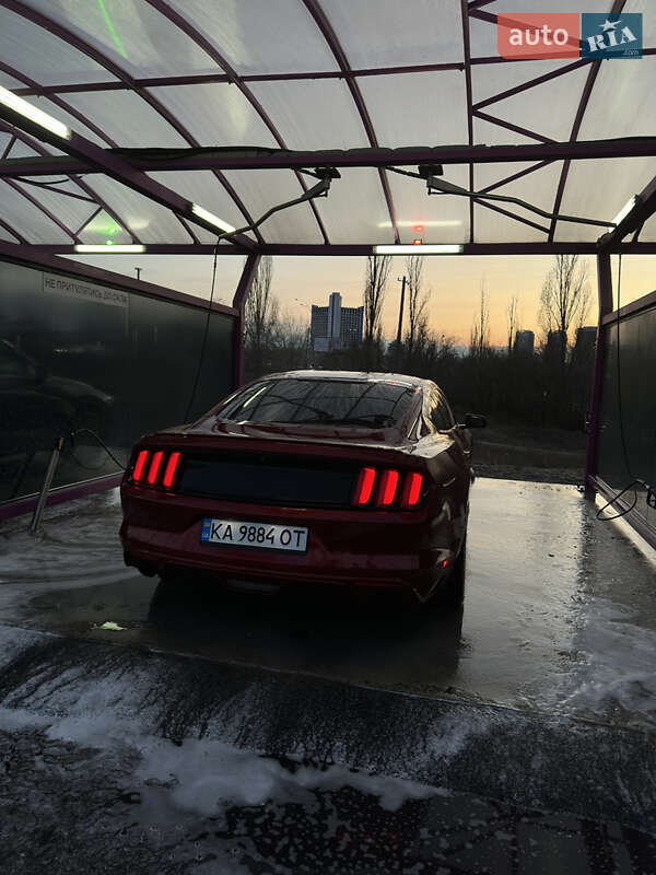Купе Ford Mustang 2015 в 