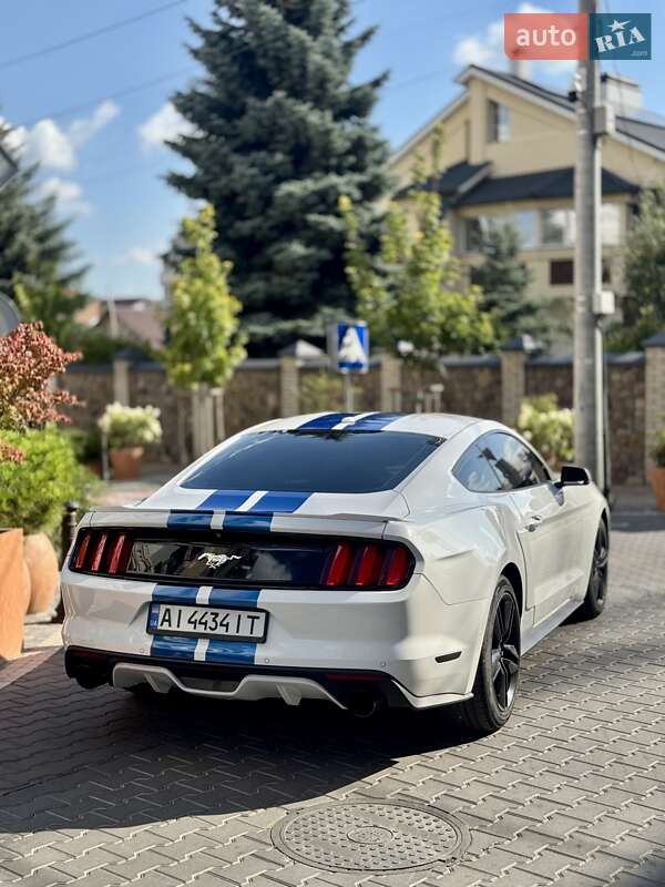 Купе Ford Mustang 2015 в Киеве фото 4 Купе Ford Mustang 2015 в Киеве