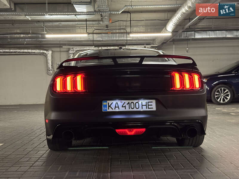Купе Ford Mustang 2015 в Львове