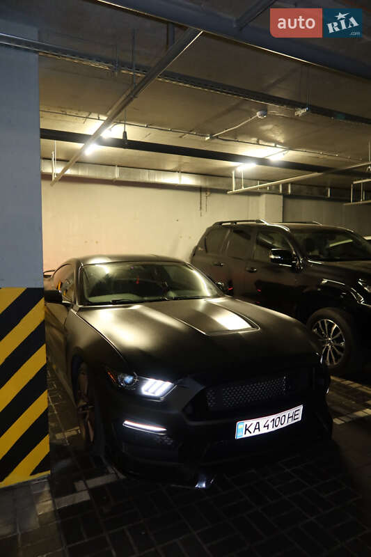 Купе Ford Mustang 2015 в Львове