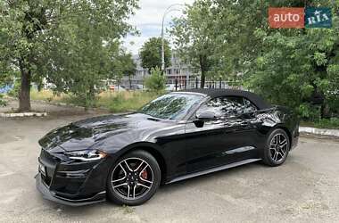 Кабриолет Ford Mustang 2019 в 