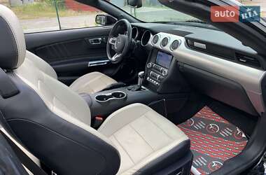 Кабриолет Ford Mustang 2019 в 