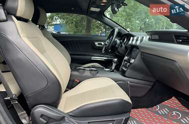 Кабриолет Ford Mustang 2019 в 