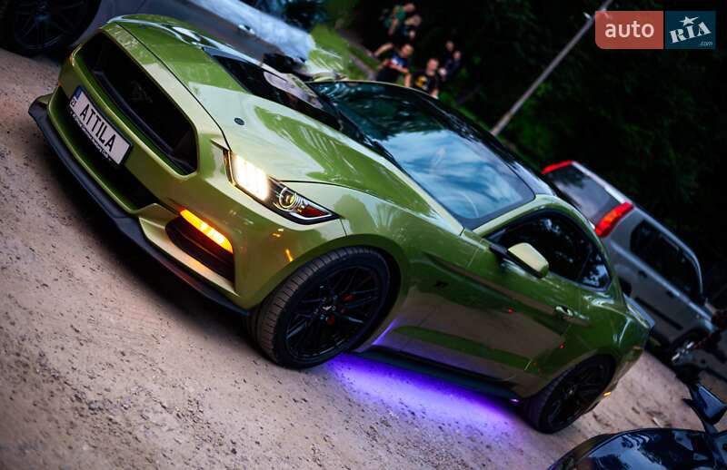 Купе Ford Mustang 2015 в Хмельницком