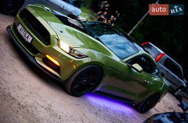 Купе Ford Mustang 2015 в 