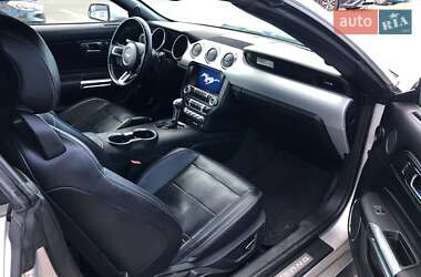 Кабриолет Ford Mustang 2016 в 