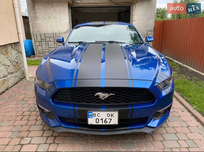 Купе Ford Mustang 2017 в 