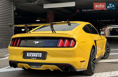 Купе Ford Mustang 2014 в 