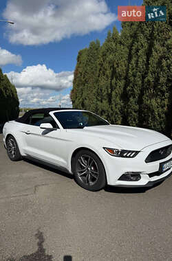 Кабриолет Ford Mustang 2016 в 
