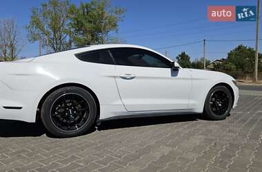 Купе Ford Mustang 2015 в 