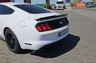Купе Ford Mustang 2015 в 