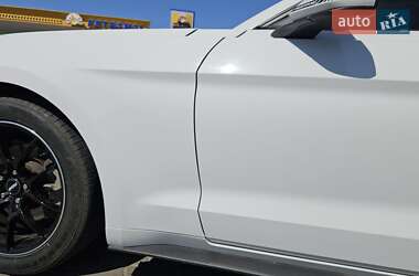 Купе Ford Mustang 2015 в 