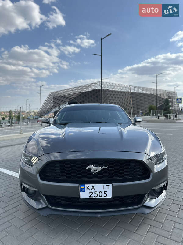 Купе Ford Mustang 2016 в Киеве фото 2 Купе Ford Mustang 2016 в Киеве
