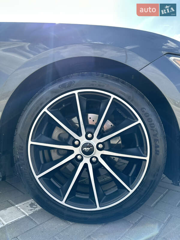 Купе Ford Mustang 2016 в Киеве фото 29 Купе Ford Mustang 2016 в Киеве