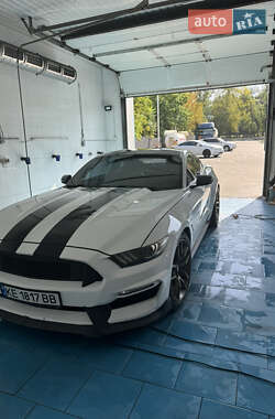 Купе Ford Mustang 2015 в 