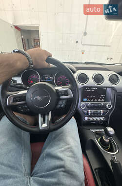 Купе Ford Mustang 2015 в 