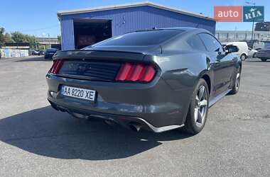 Купе Ford Mustang 2015 в 