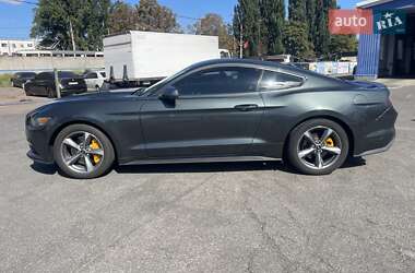 Купе Ford Mustang 2015 в 