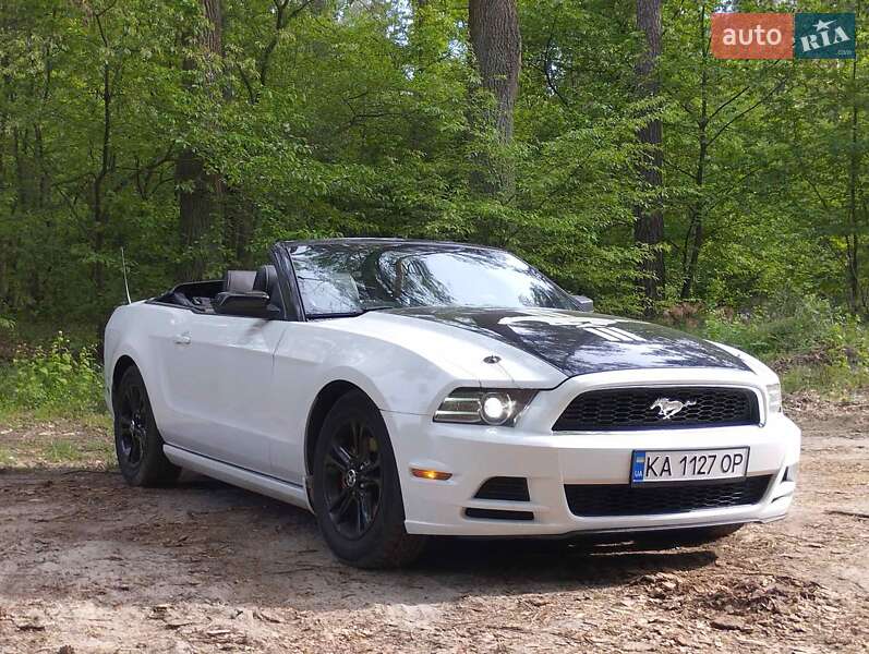 Кабриолет Ford Mustang 2014 в Киеве