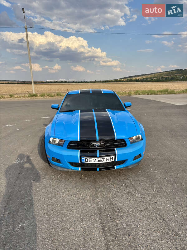 Купе Ford Mustang 2011 в Вознесенске
