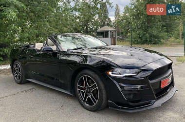 Кабриолет Ford Mustang 2019 в 