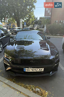 Купе Ford Mustang 2022 в 
