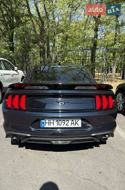 Купе Ford Mustang 2022 в 