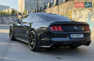 Купе Ford Mustang 2015 в 