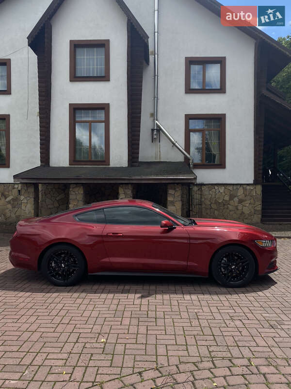 Купе Ford Mustang 2016 в Тульчине