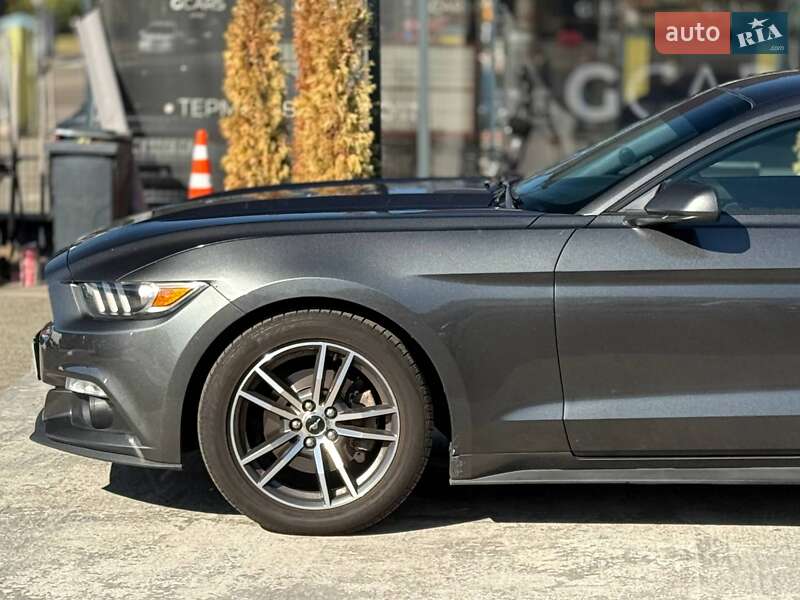 Купе Ford Mustang 2016 в Киеве фото 10 Купе Ford Mustang 2016 в Киеве