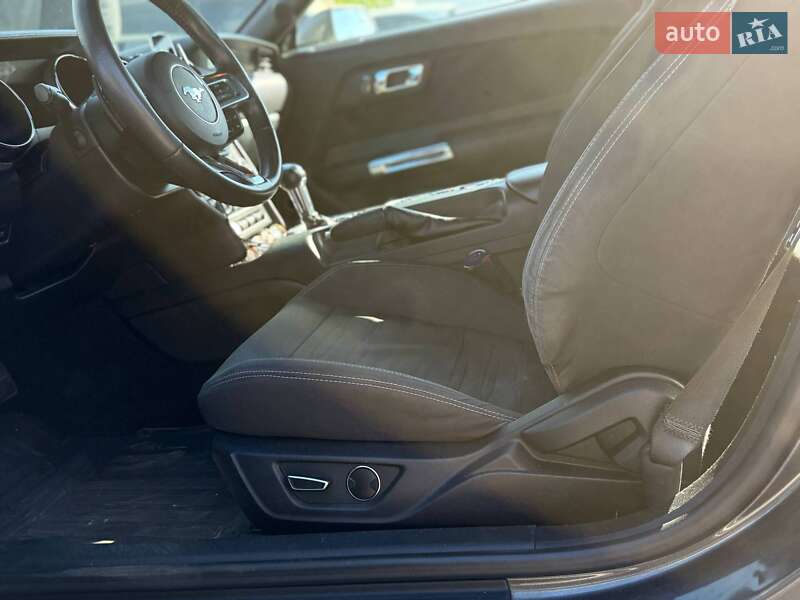 Купе Ford Mustang 2016 в Киеве фото 20 Купе Ford Mustang 2016 в Киеве