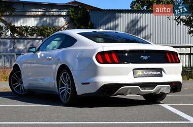 Купе Ford Mustang 2017 в 