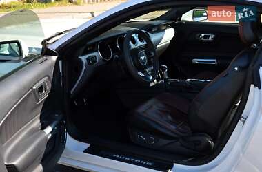 Купе Ford Mustang 2017 в 